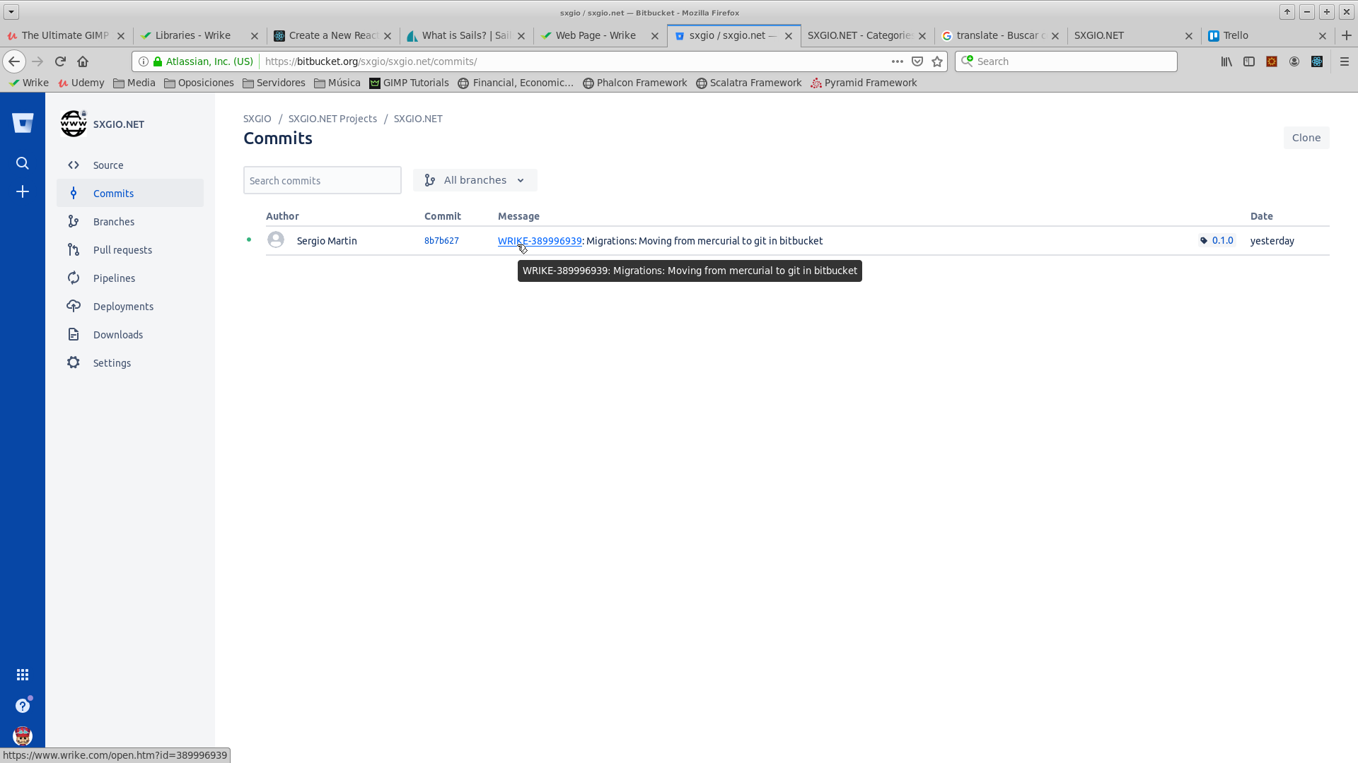 Links into the message of the commits